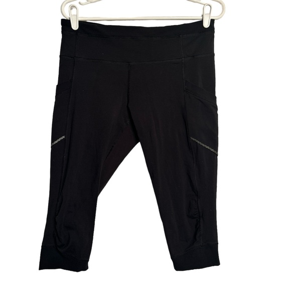 lululemon athletica Pants - |lululemon| Black Pocketed Capri Leggings Size 10
